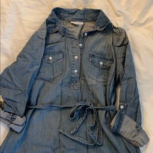 Liz Lange Maternity Chambray Tunic